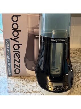 Baby Brezza Bottle Warmer in Black and Silver